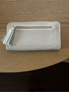 Kate Spade Cream Leather Tassel Zip Wallet